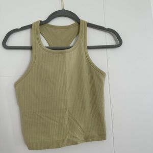 adorable lululemon green top!